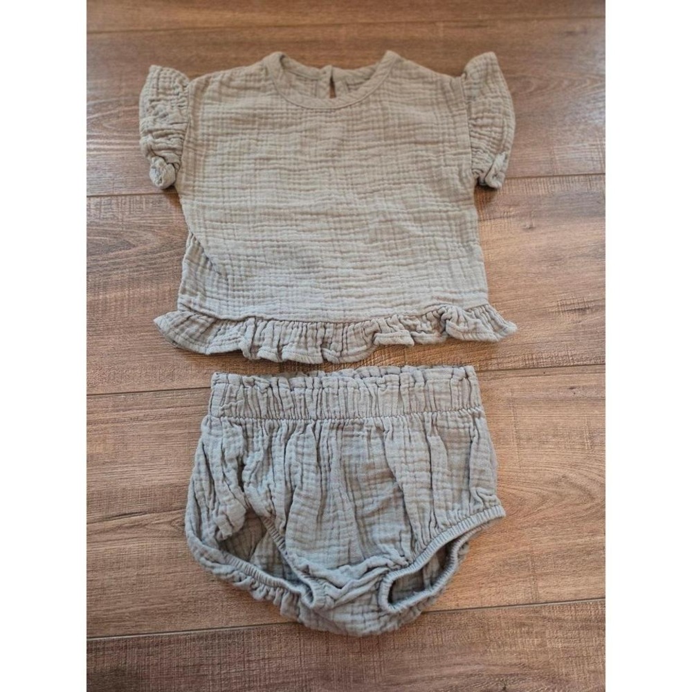 Grayson mini baby girl set 6-9‎ mos
